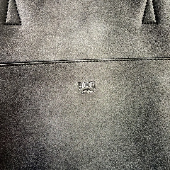 Roots Classic Black Vegan Leather Tote - Picture 3 of 11